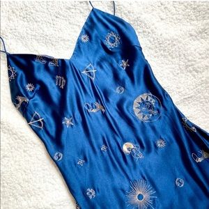 $250 Réalisation The 1996 Zodiac Dress